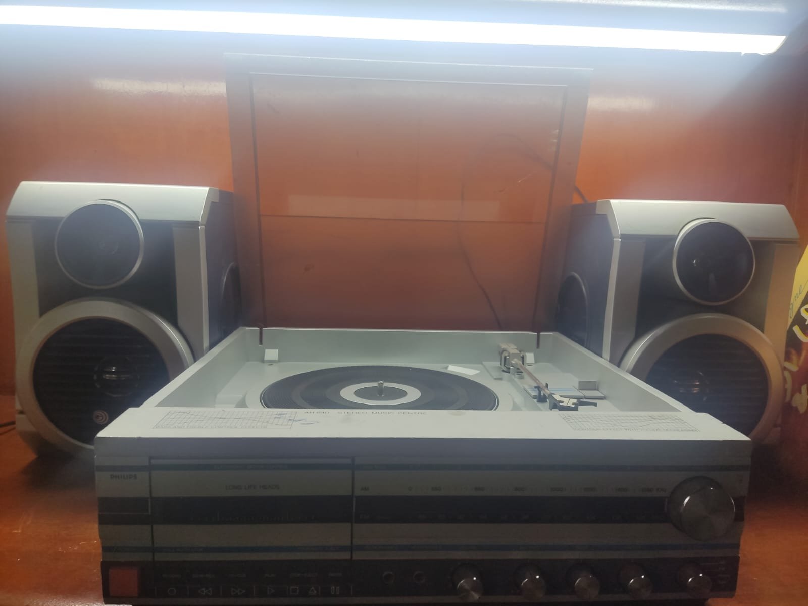 Toca-Discos Philips AH-840 com Rádio AM/FM | Clássico Analógico - Imagem 4